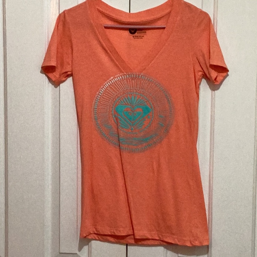 Roxy Coral V-Neck Tee with Teal Graphic